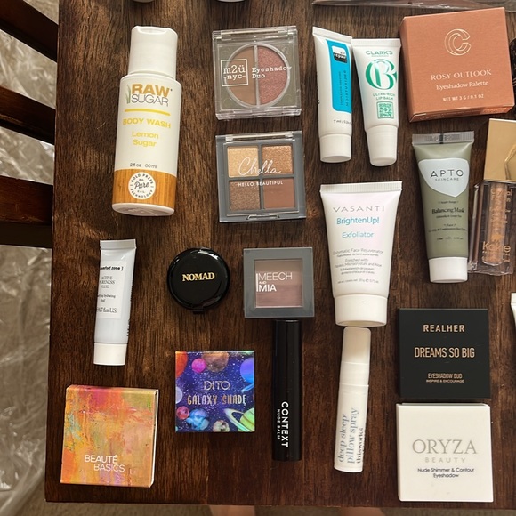 Massive make up bundle - Picture 2 of 6